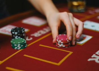 Why playing casino games on mobile has become the new normal